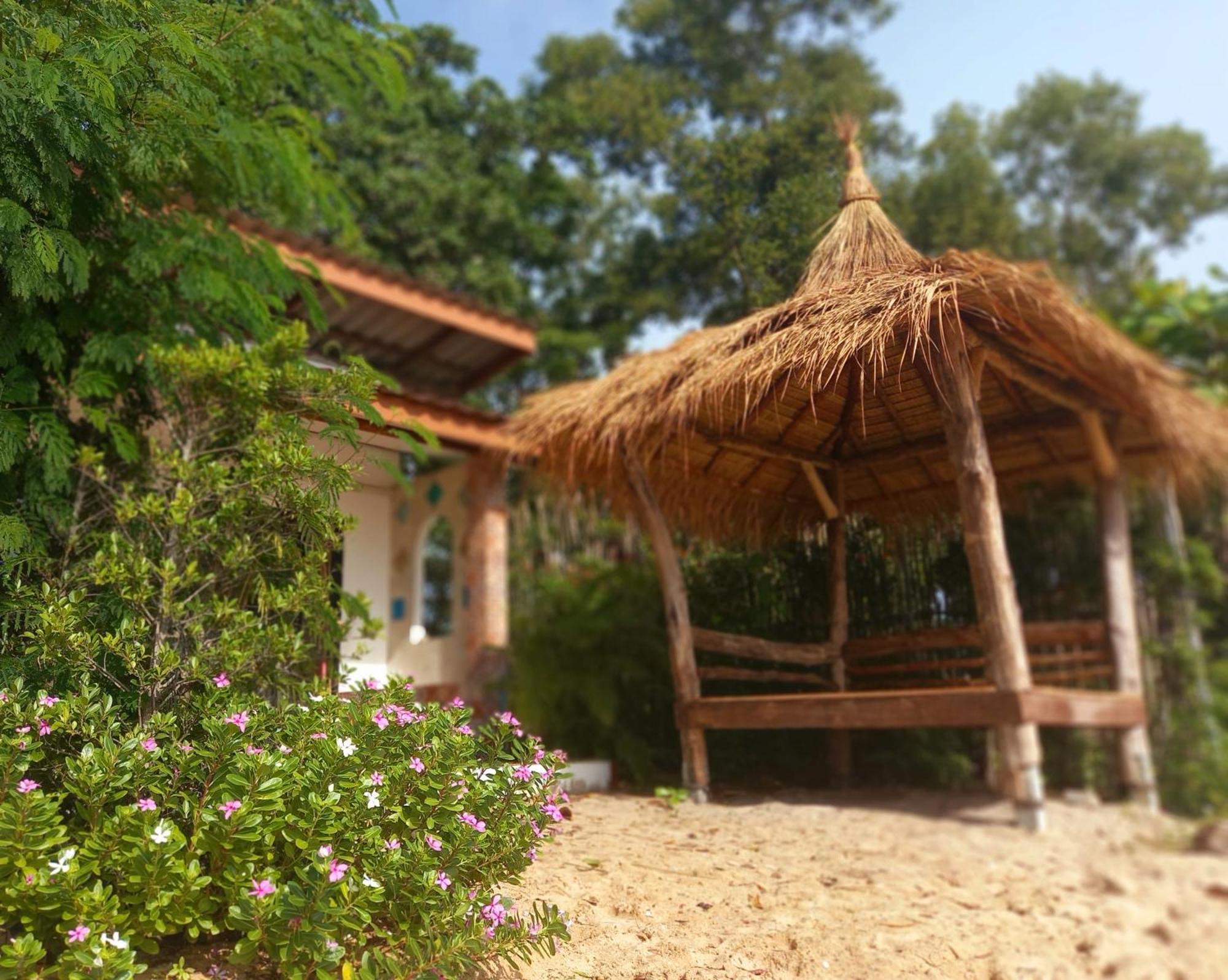 Sabai Sabai Beach Bungalows كو فايام الغرفة الصورة