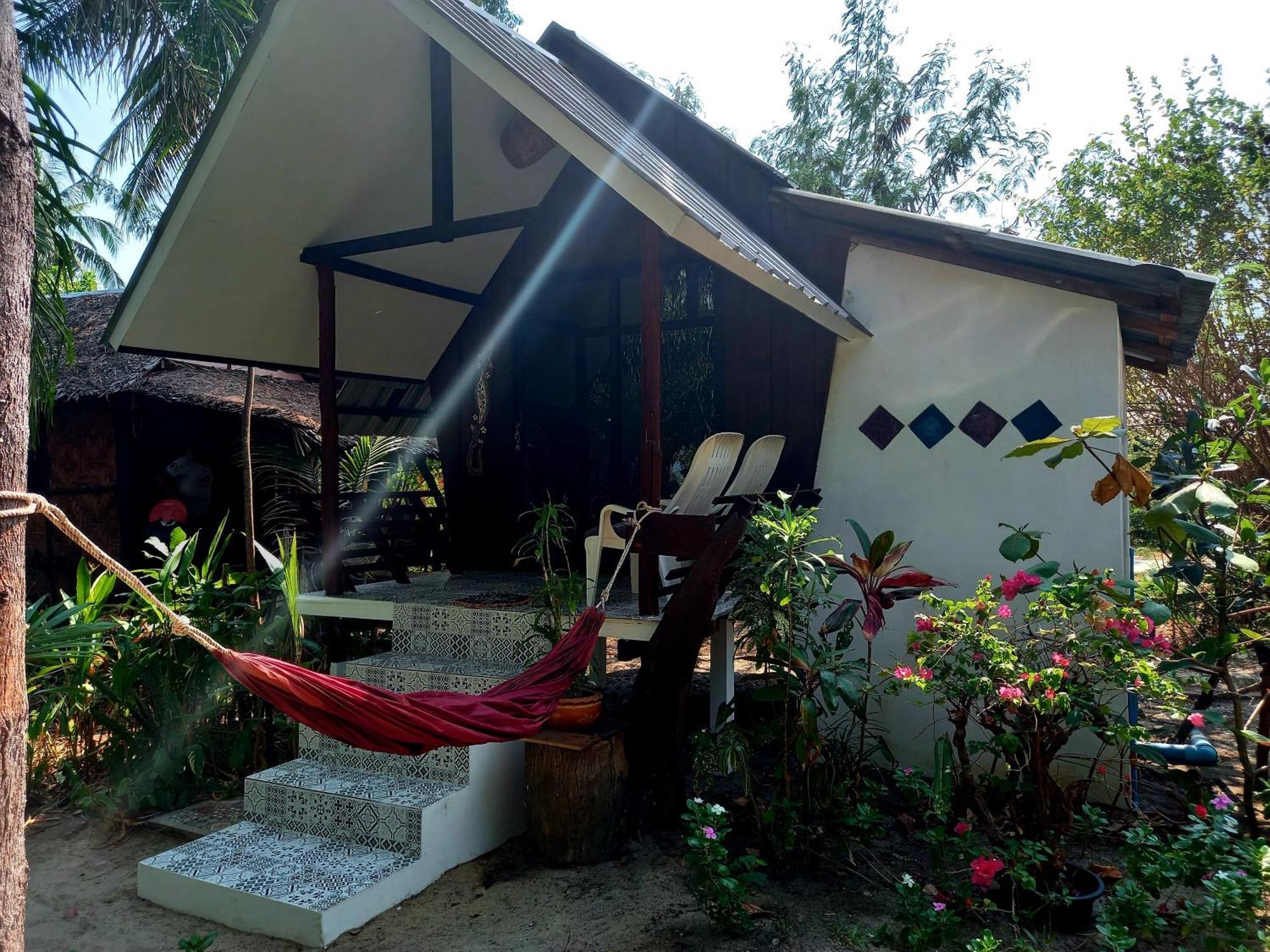Sabai Sabai Beach Bungalows كو فايام الغرفة الصورة